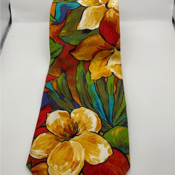 Van Heusen Colorful Floral Tie - Picture 1 of 3